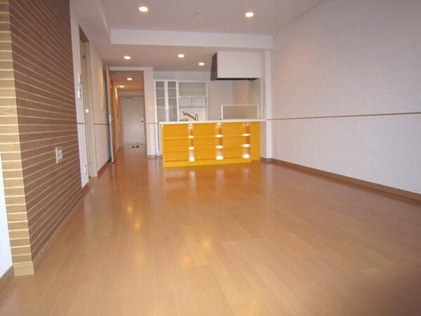 その他室内・内装(明るいリビング)