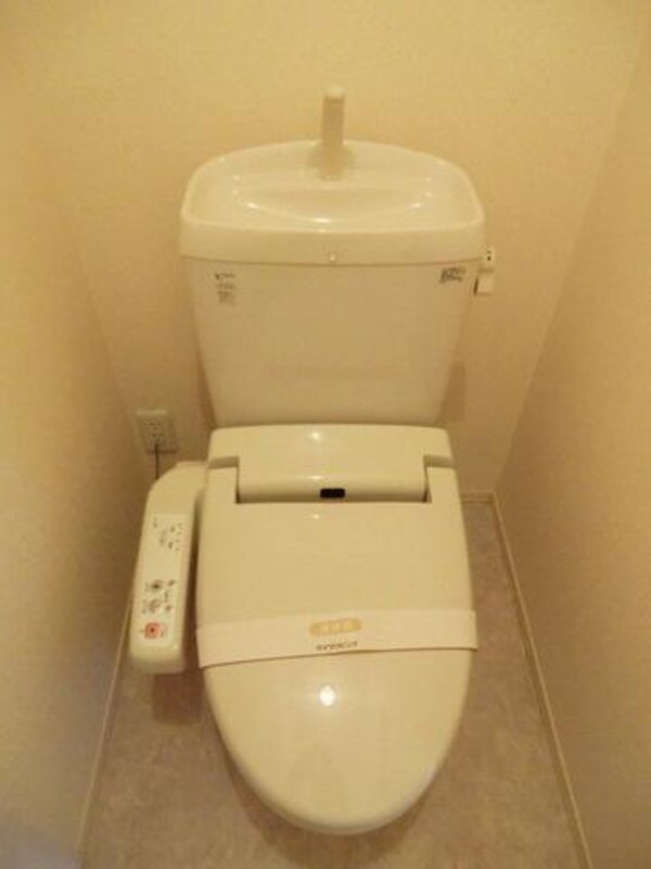 トイレ(ウォシュレット付き)