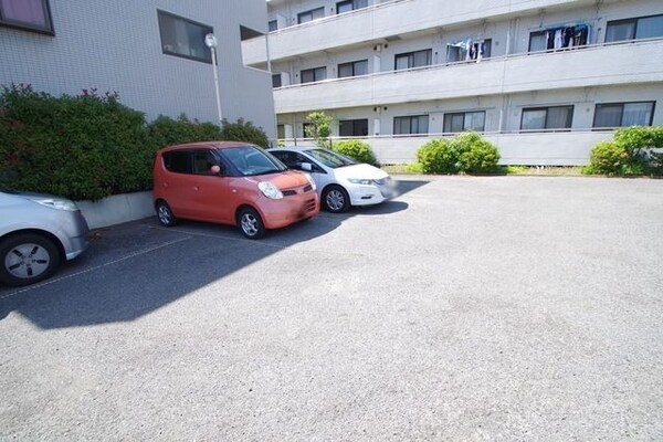 駐車場(★広めの駐車場です★)