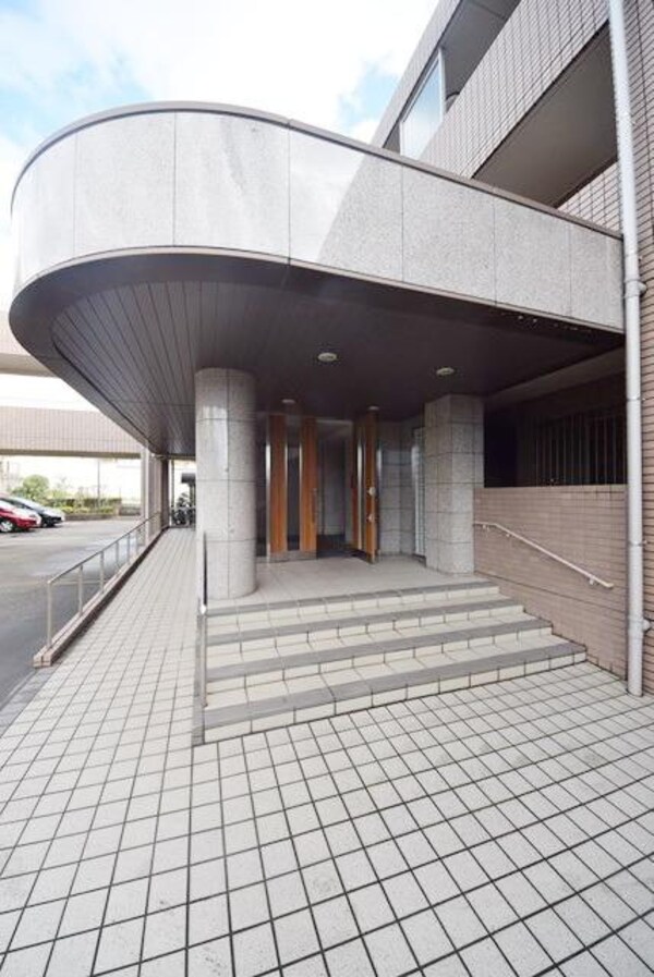 エントランス(★駅徒歩圏内★)