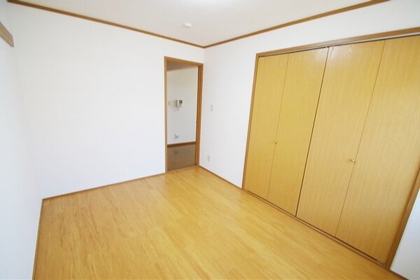 子供部屋(★きれいなフローリングの洋室★)