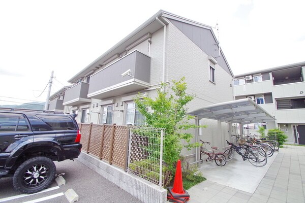 エントランス(★敷地内に駐車場がある物件です★)