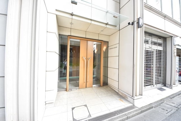 エントランス(部屋探しは株式会社　タウンハウジング　までお気軽にお問合せ…)