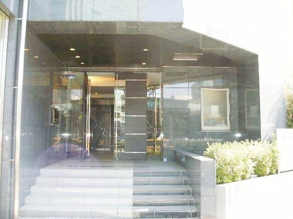 エントランス(部屋探しは株式会社　タウンハウジング　までお気軽にお問合せ…)