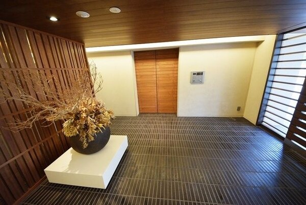 ロビー(部屋探しは株式会社　タウンハウジング　までお気軽にお問合せ…)
