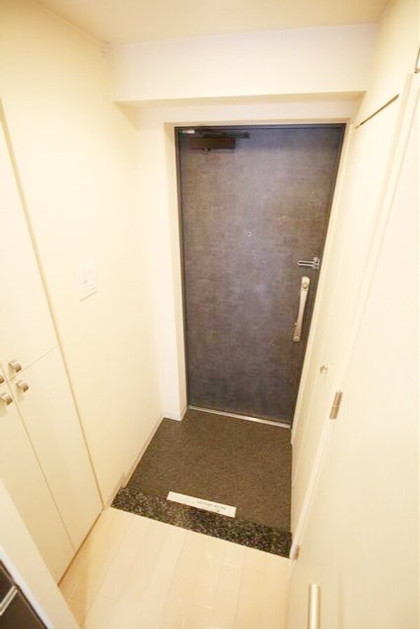 玄関(お部屋探しは株式会社　タウンハウジング　までお気軽にお問合…)