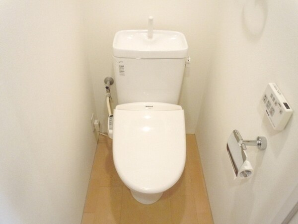 トイレ(お部屋探しは株式会社　タウンハウジング　までお気軽にお問合…)