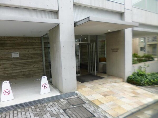 エントランス(部屋探しは株式会社　タウンハウジング　までお気軽にお問合せ…)