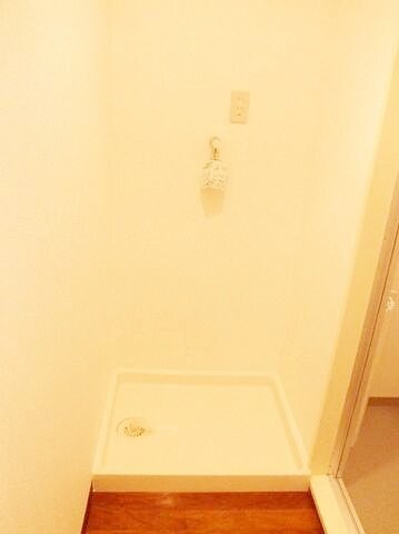 物件内観写真11　(室内洗濯機置場)