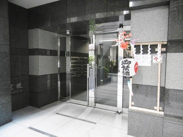 エントランス(部屋探しは株式会社　タウンハウジング　までお気軽にお問合せ…)