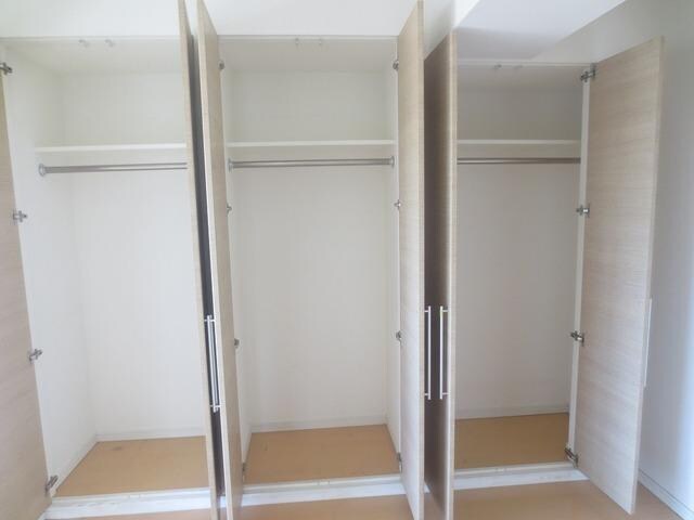 物件内観写真3　(★収納スペース★)