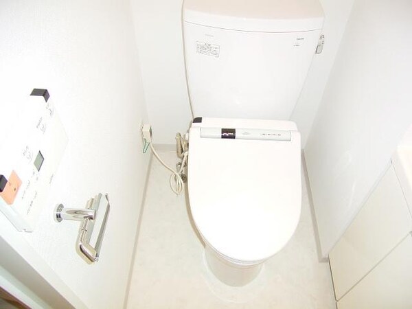 トイレ(お部屋探しは株式会社　タウンハウジング　までお気軽にお問合…)