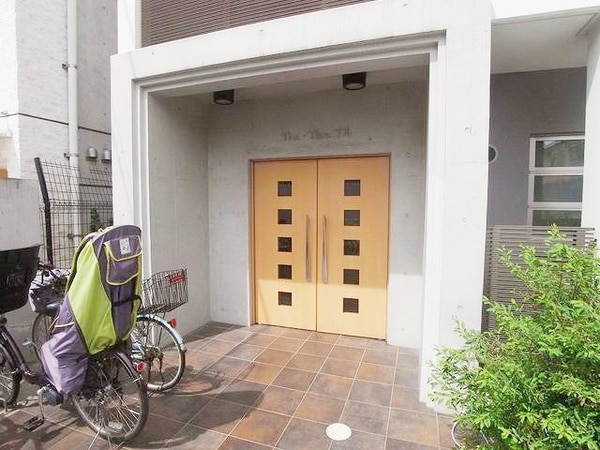 エントランス(部屋探しは株式会社　タウンハウジング　までお気軽にお問合せ…)