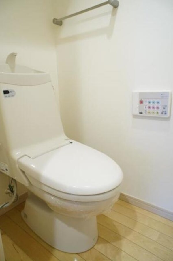 トイレ(お部屋探しは株式会社　タウンハウジング　までお気軽にお問合…)