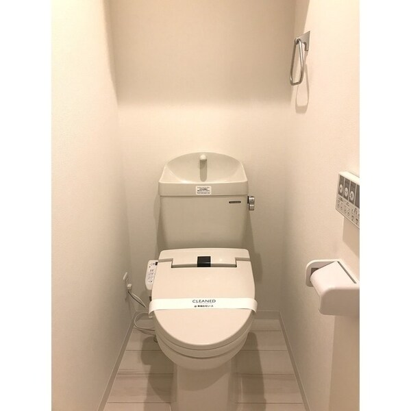 トイレ(お部屋探しは株式会社　タウンハウジング　までお気軽にお問合…)
