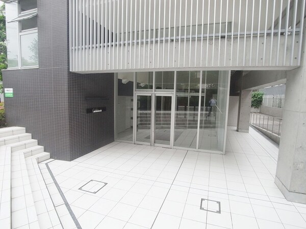 エントランス(部屋探しは株式会社　タウンハウジング　までお気軽にお問合せ…)