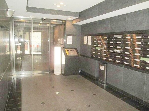 エントランス(部屋探しは株式会社　タウンハウジング　までお気軽にお問合せ…)