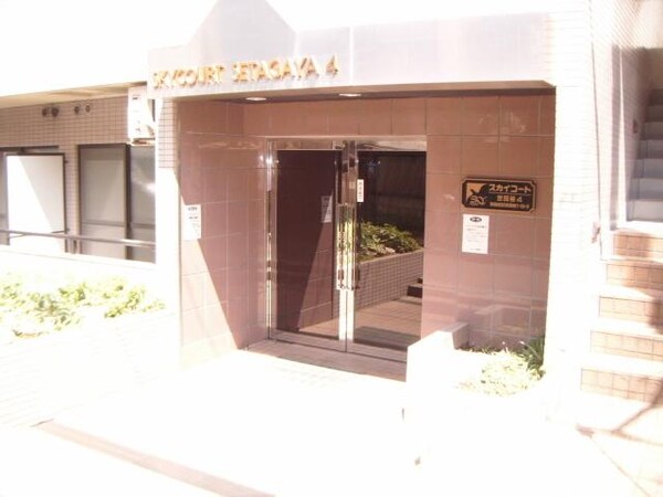 エントランス(部屋探しは株式会社　タウンハウジング　までお気軽にお問合せ…)