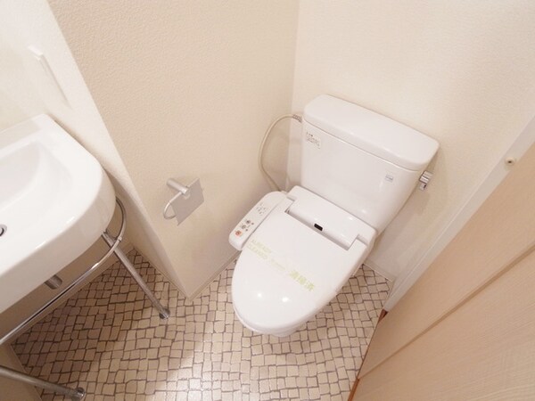 トイレ(お部屋探しは株式会社　タウンハウジング　までお気軽にお問合…)