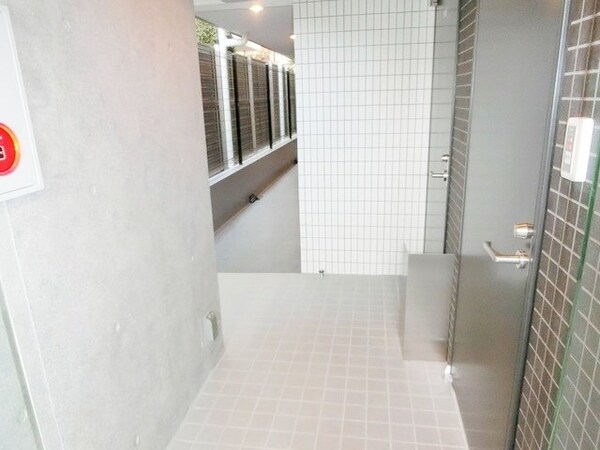 ロビー(部屋探しは株式会社　タウンハウジング　までお気軽にお問合せ…)