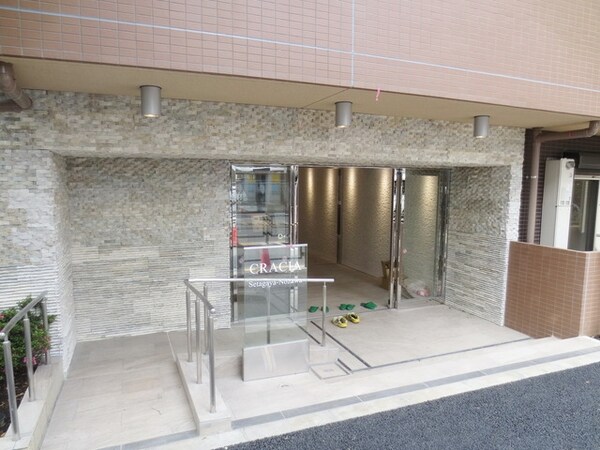 エントランス(部屋探しは株式会社　タウンハウジング　までお気軽にお問合せ…)