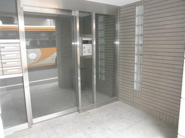 エントランス(部屋探しは株式会社　タウンハウジング　までお気軽にお問合せ…)