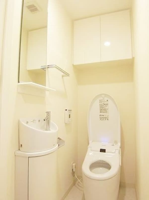 トイレ(お部屋探しは株式会社　タウンハウジング　までお気軽にお問合…)