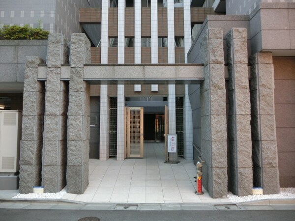 エントランス(部屋探しは株式会社　タウンハウジング　までお気軽にお問合せ…)