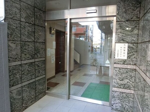 エントランス(部屋探しは株式会社　タウンハウジング　までお気軽にお問合せ…)