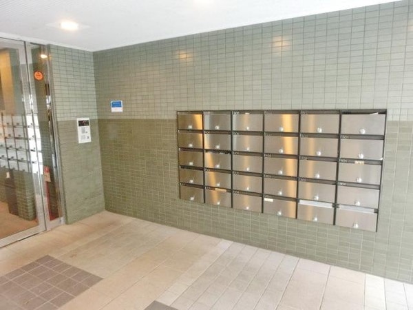 ロビー(部屋探しは株式会社　タウンハウジング　までお気軽にお問合せ…)