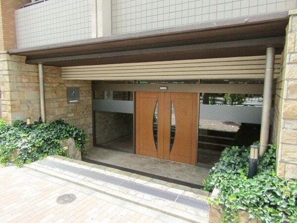 エントランス(部屋探しは株式会社　タウンハウジング　までお気軽にお問合せ…)