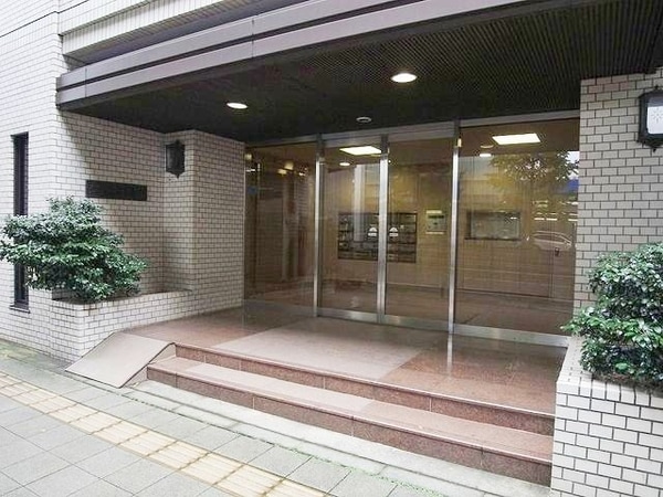 エントランス(部屋探しは株式会社　タウンハウジング　までお気軽にお問合せ…)