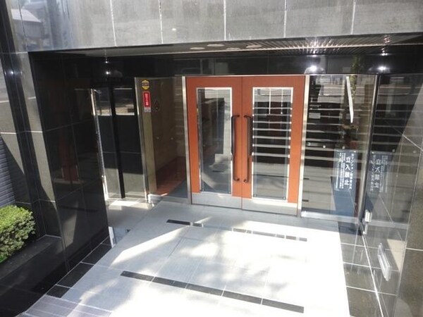 エントランス(部屋探しは株式会社　タウンハウジング　までお気軽にお問合せ…)
