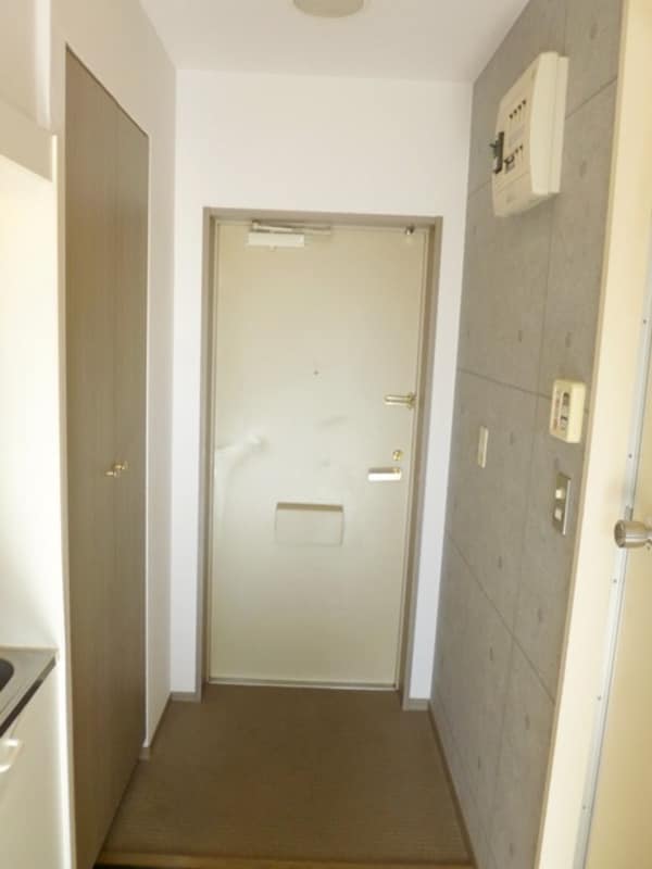 玄関(お部屋探しは株式会社　タウンハウジング　までお気軽にお問合…)