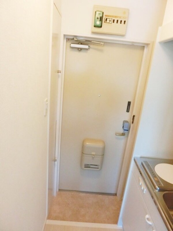 玄関(お部屋探しは株式会社　タウンハウジング　までお気軽にお問合…)