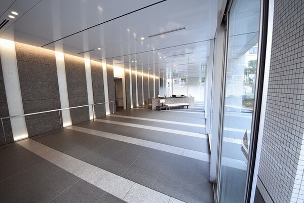 エントランス(部屋探しは株式会社　タウンハウジング　までお気軽にお問合せ…)