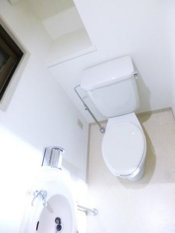 トイレ(お部屋探しは株式会社　タウンハウジング　までお気軽にお問合…)