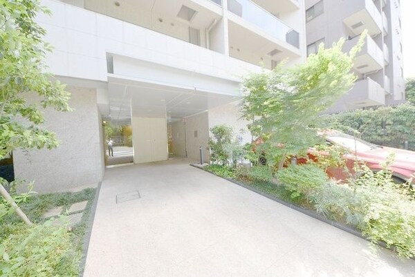 エントランス(部屋探しは株式会社　タウンハウジング　までお気軽にお問合せ…)