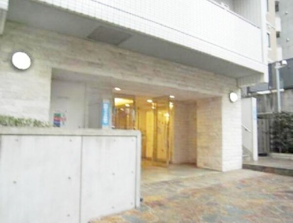 エントランス(部屋探しは株式会社　タウンハウジング　までお気軽にお問合せ…)