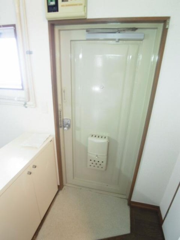 玄関(お部屋探しは株式会社　タウンハウジング　までお気軽にお問合…)
