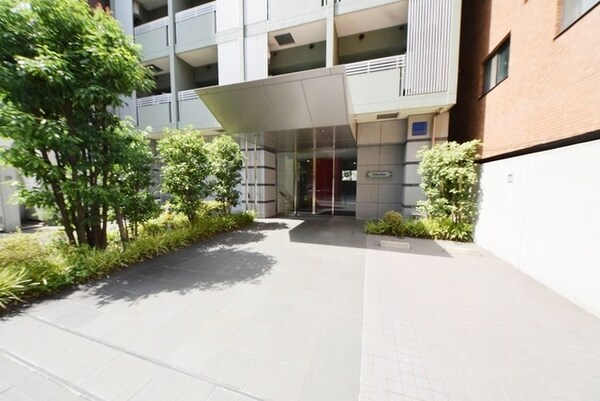 エントランス(部屋探しは株式会社　タウンハウジング　までお気軽にお問合せ…)