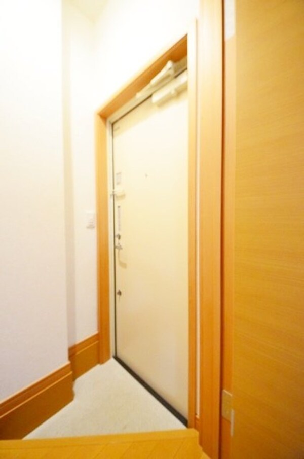 玄関(お部屋探しは株式会社　タウンハウジング　までお気軽にお問合…)