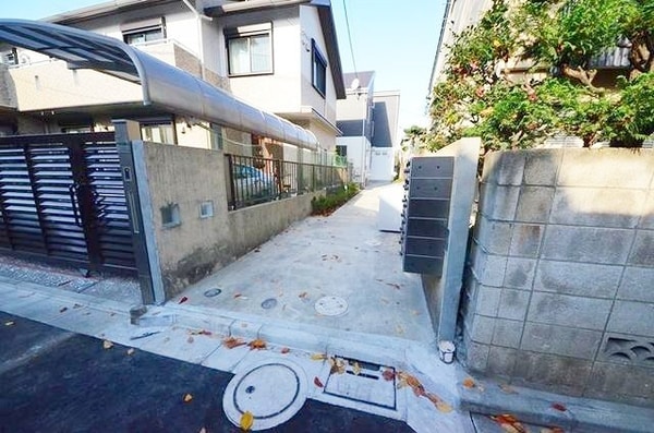エントランス(部屋探しは株式会社　タウンハウジング　までお気軽にお問合せ…)