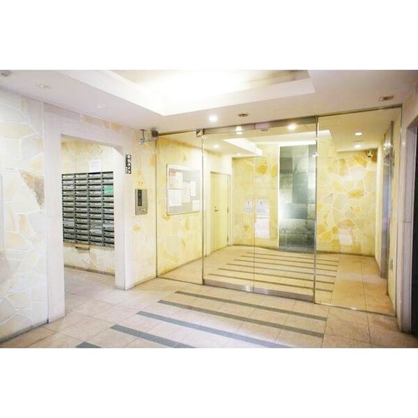 エントランス(部屋探しは株式会社　タウンハウジング　までお気軽にお問合せ…)