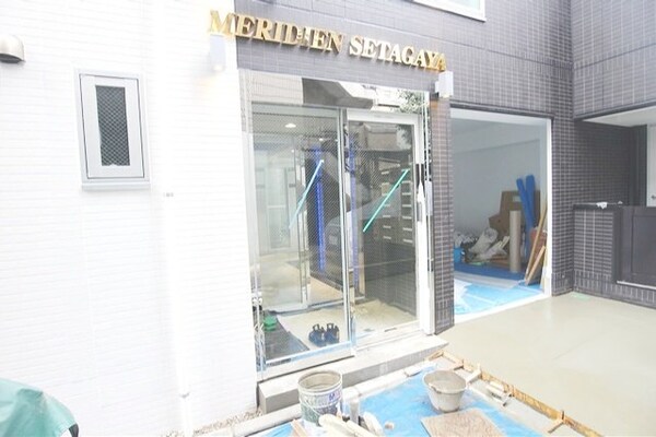 エントランス(部屋探しは株式会社　タウンハウジング　までお気軽にお問合せ…)