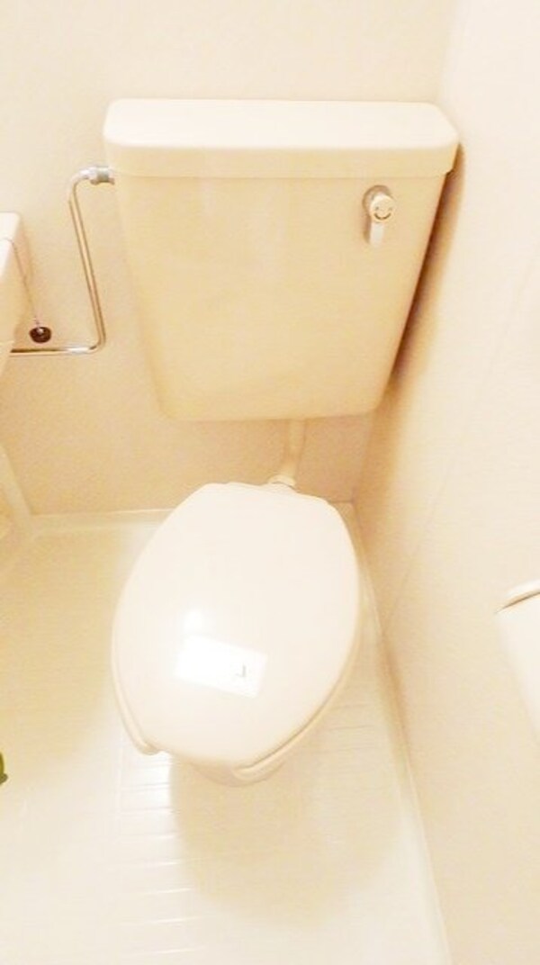 トイレ(お部屋探しは株式会社　タウンハウジング　までお気軽にお問合…)