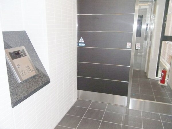 ロビー(部屋探しは株式会社　タウンハウジング　までお気軽にお問合せ…)