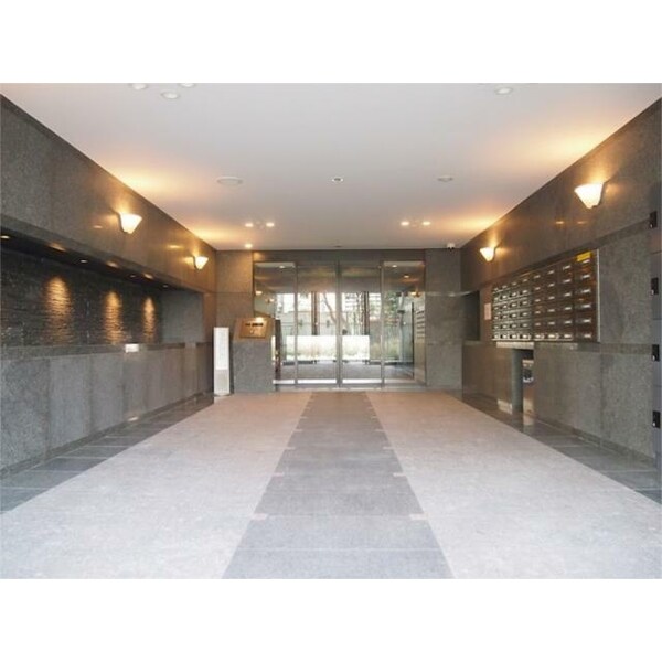 エントランス(部屋探しは株式会社　タウンハウジング　までお気軽にお問合せ…)