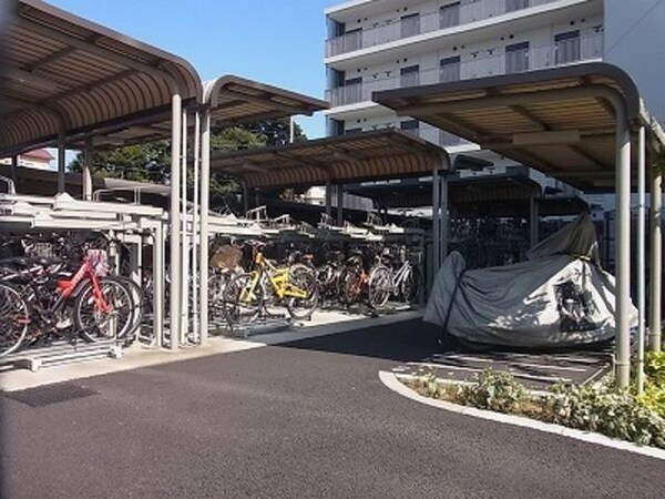 駐車場(★屋根付き駐輪場完備★)