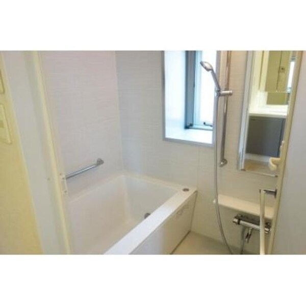 バス／シャワールーム等(※写真は同タイプ住戸です。)
